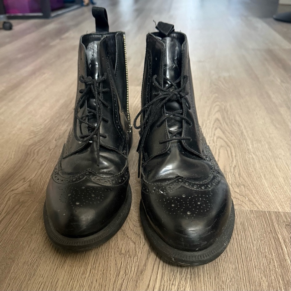 Dr Martens Delphine smooth Women’s work boots
